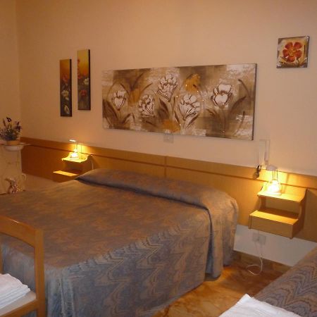 Il Palazzetto Hotel Chiusdino Buitenkant foto