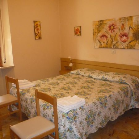 Il Palazzetto Hotel Chiusdino Buitenkant foto