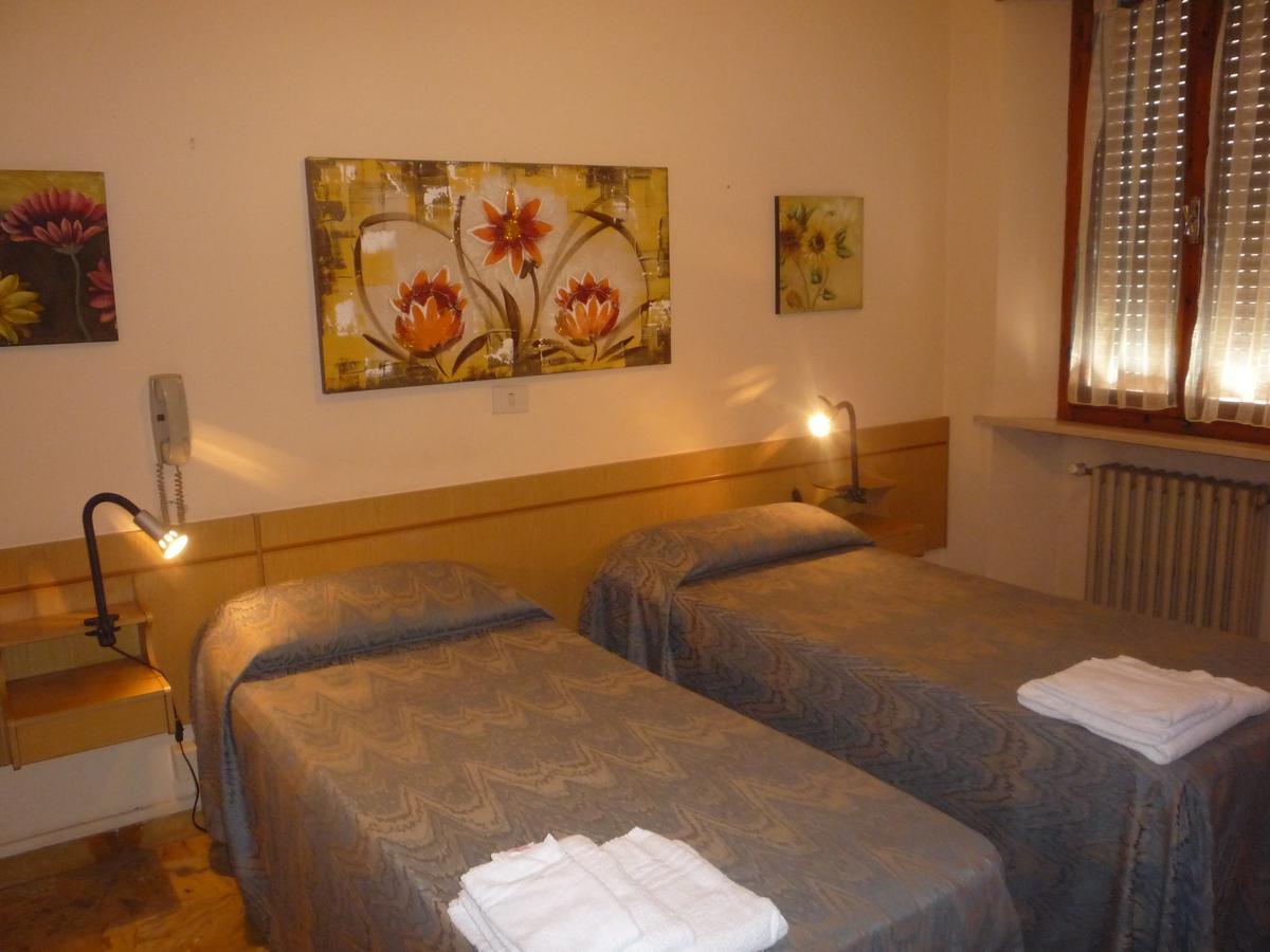 Il Palazzetto Hotel Chiusdino Buitenkant foto