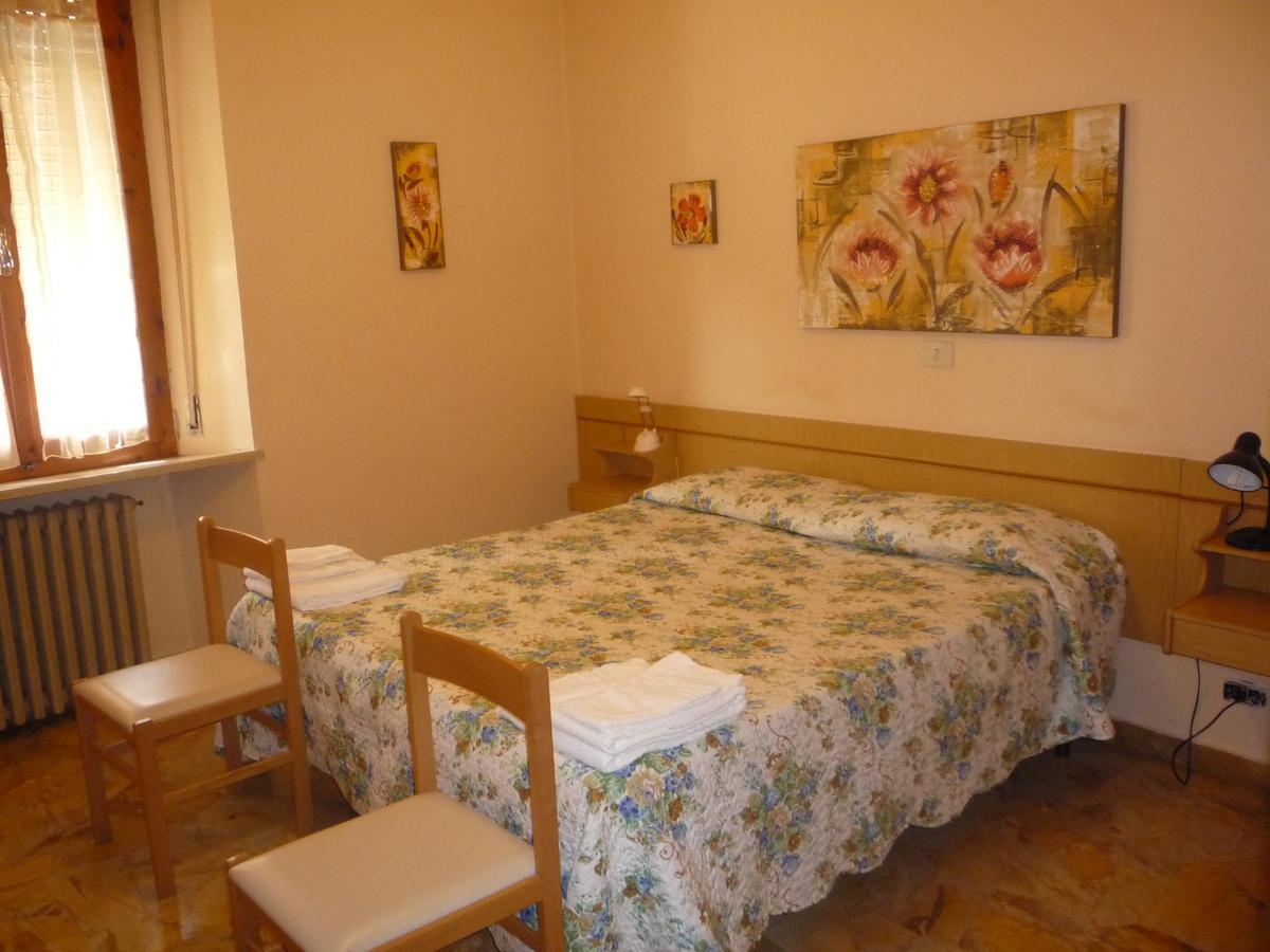 Il Palazzetto Hotel Chiusdino Buitenkant foto